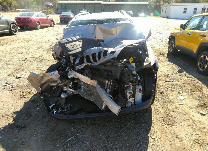 Photo 12 of 2020 Jeep Cherokee LATITUDE FWD (VIN 1C4PJLCB6LD653326)