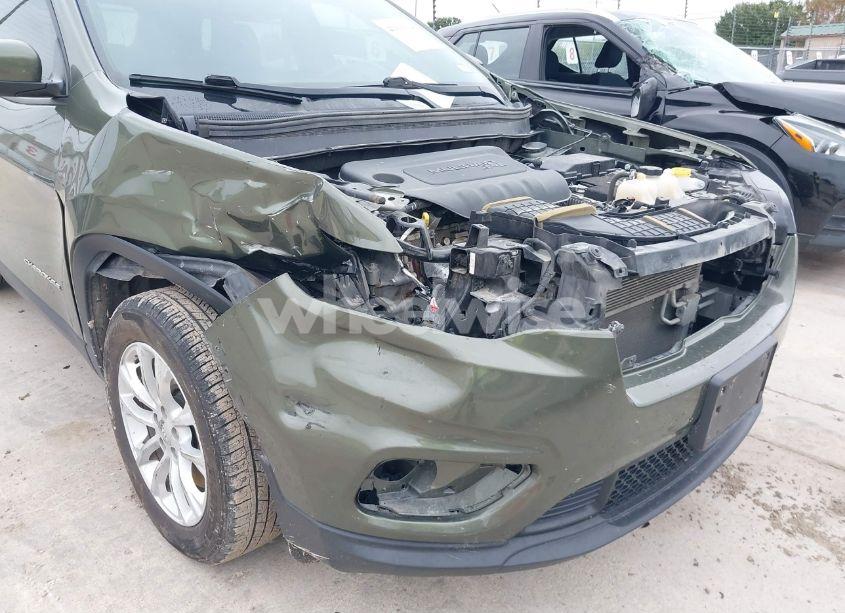 Photo 6 of 2021 Jeep Cherokee LATITUDE FWD (VIN 1C4PJLCB6MD156200)