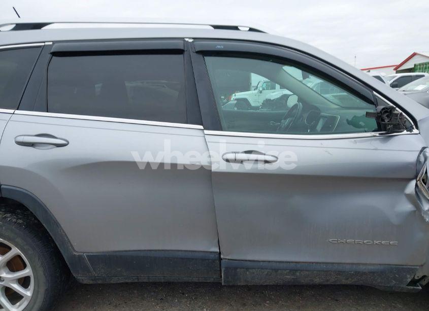 Photo 13 of 2014 Jeep Cherokee LATITUDE (VIN 1C4PJLCB7EW170578)