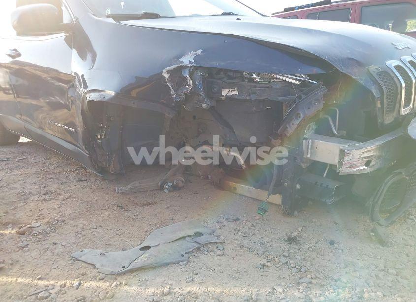 Photo 6 of 2014 Jeep Cherokee LATITUDE (VIN 1C4PJLCB7EW273788)