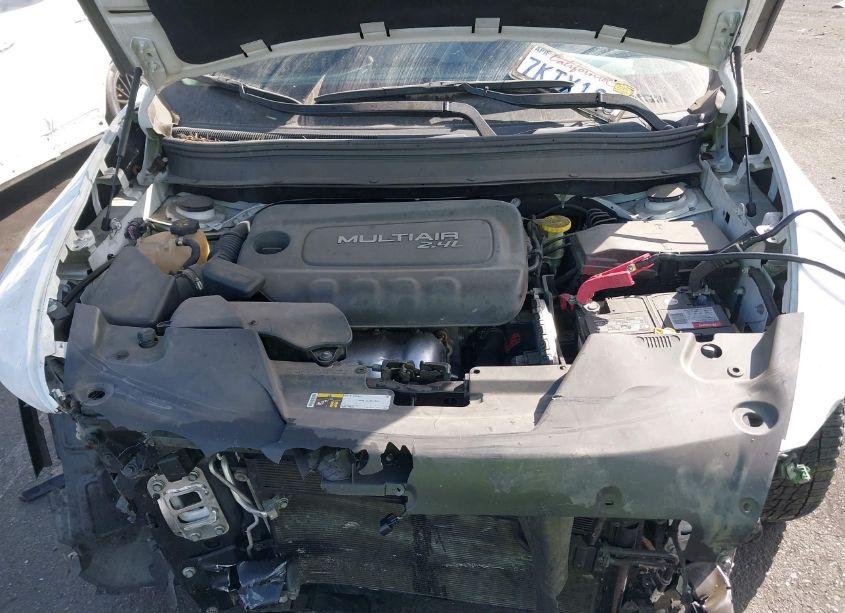 Photo 10 of 2015 Jeep Cherokee LATITUDE (VIN 1C4PJLCB7FW656843)