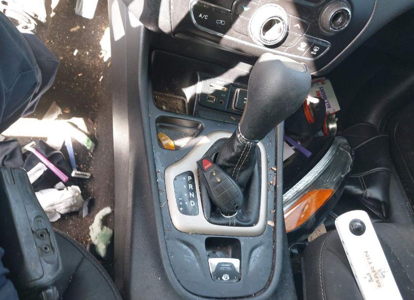 Photo 11 of 2015 Jeep Cherokee LATITUDE (VIN 1C4PJLCB7FW656843)