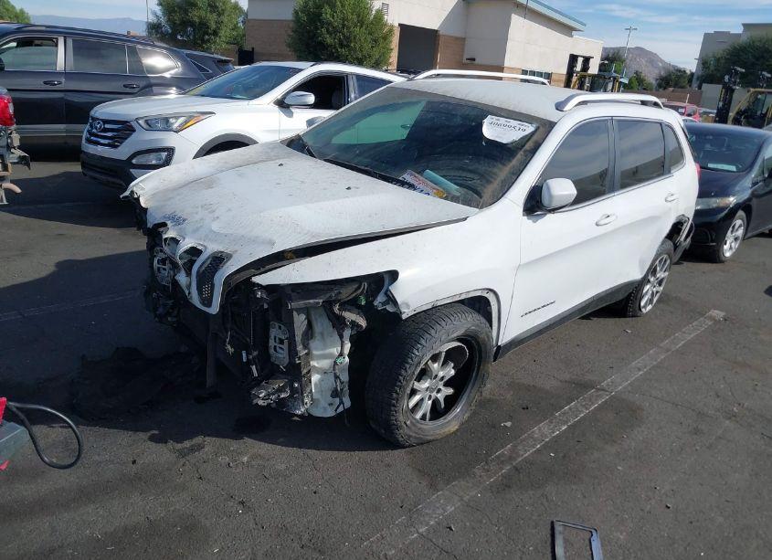 Photo 2 of 2015 Jeep Cherokee LATITUDE (VIN 1C4PJLCB7FW656843)