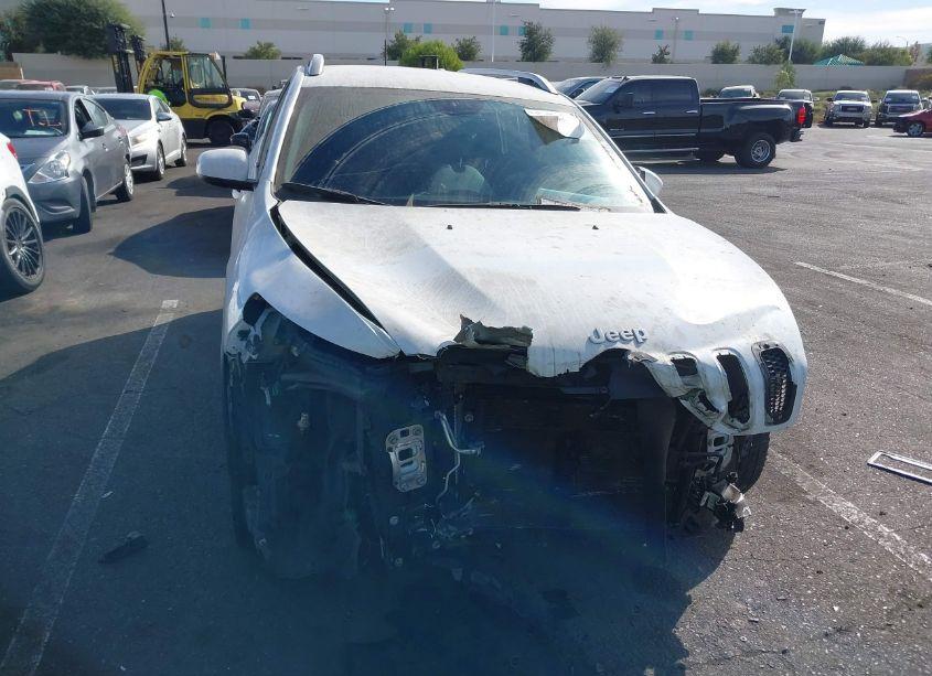 Photo 6 of 2015 Jeep Cherokee LATITUDE (VIN 1C4PJLCB7FW656843)