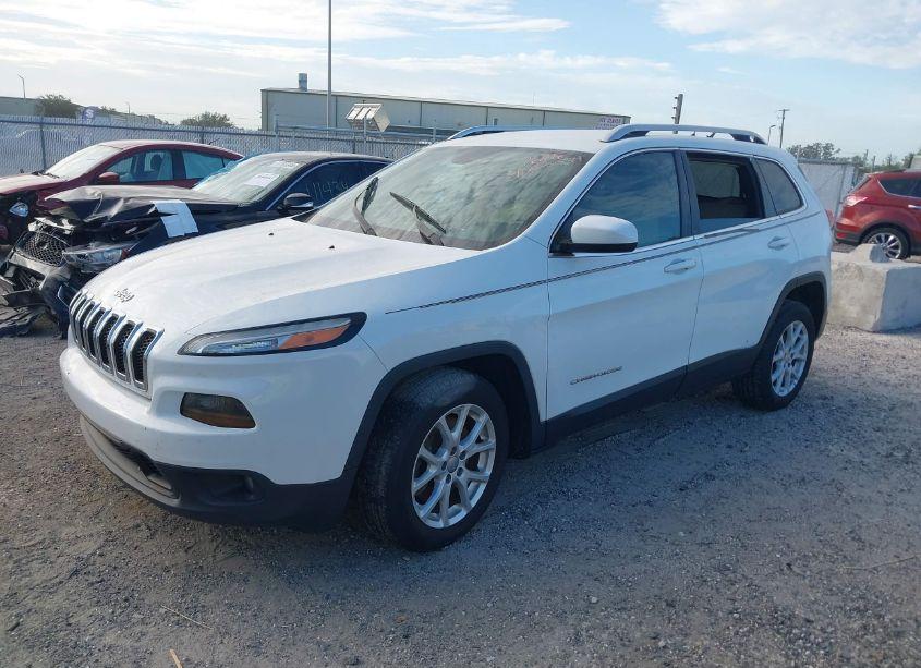 Photo 2 of 2015 Jeep Cherokee LATITUDE (VIN 1C4PJLCB7FW677644)