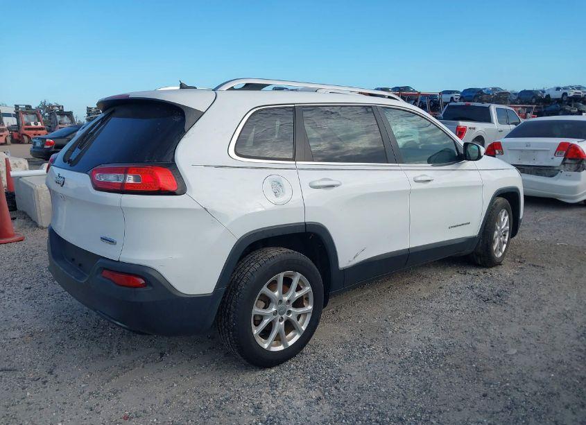 Photo 4 of 2015 Jeep Cherokee LATITUDE (VIN 1C4PJLCB7FW677644)