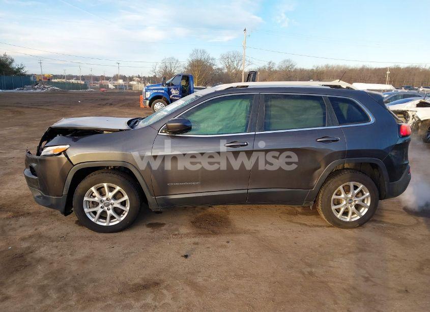 Photo 15 of 2015 Jeep Cherokee LATITUDE (VIN 1C4PJLCB7FW712232)