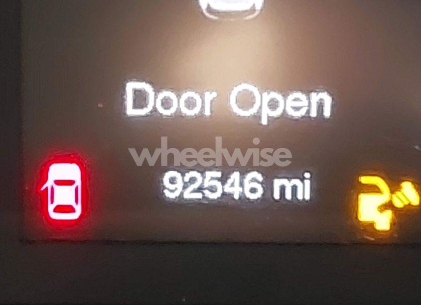 Photo 16 of 2015 Jeep Cherokee LATITUDE (VIN 1C4PJLCB7FW712232)