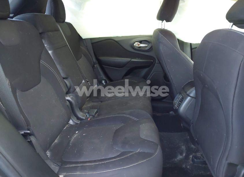 Photo 8 of 2015 Jeep Cherokee LATITUDE (VIN 1C4PJLCB7FW712232)