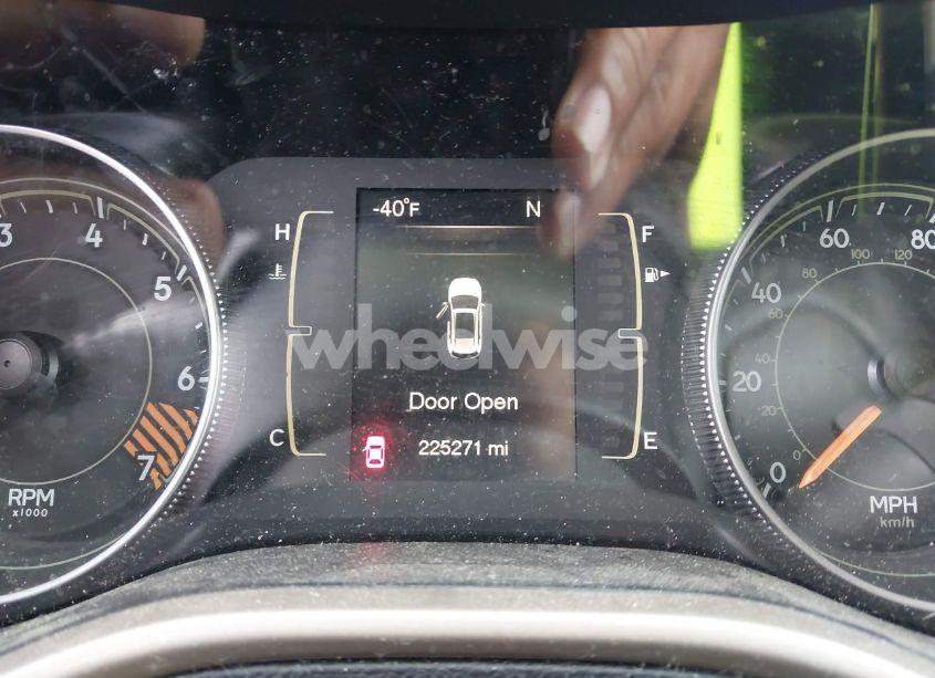 Photo 7 of 2015 Jeep Cherokee LATITUDE (VIN 1C4PJLCB7FW737356)