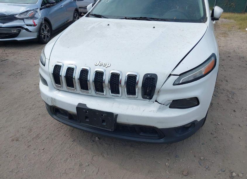 Photo 6 of 2015 Jeep Cherokee LATITUDE (VIN 1C4PJLCB7FW747224)