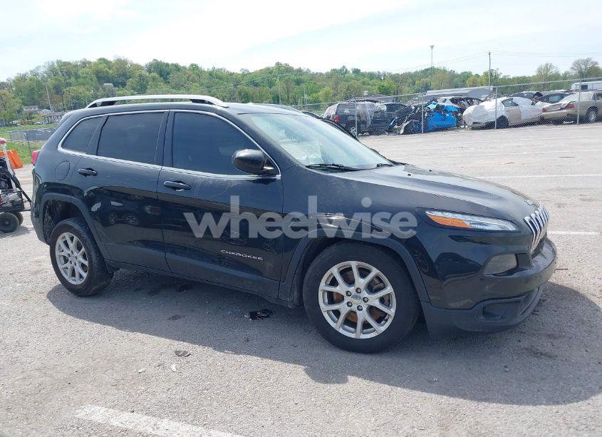 Photo 13 of 2016 Jeep Cherokee LATITUDE (VIN 1C4PJLCB7GW201332)