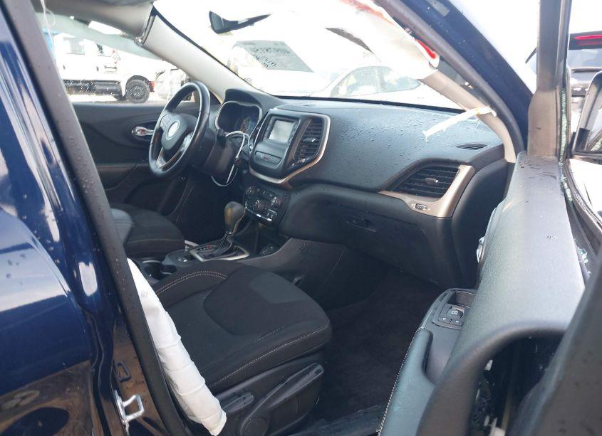 Photo 5 of 2016 Jeep Cherokee LATITUDE (VIN 1C4PJLCB7GW248392)