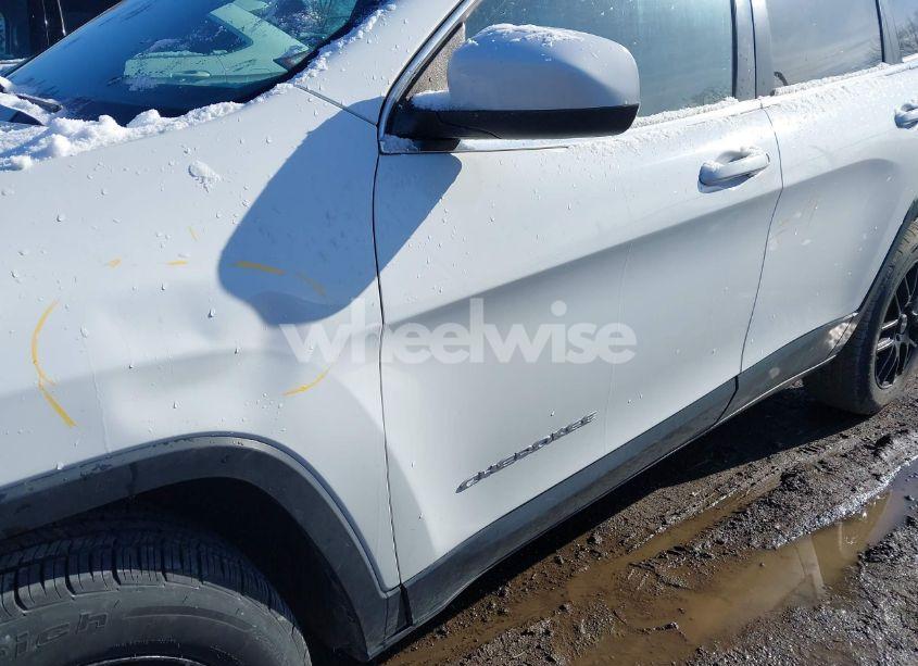 Photo 20 of 2016 Jeep Cherokee LATITUDE (VIN 1C4PJLCB7GW307005)