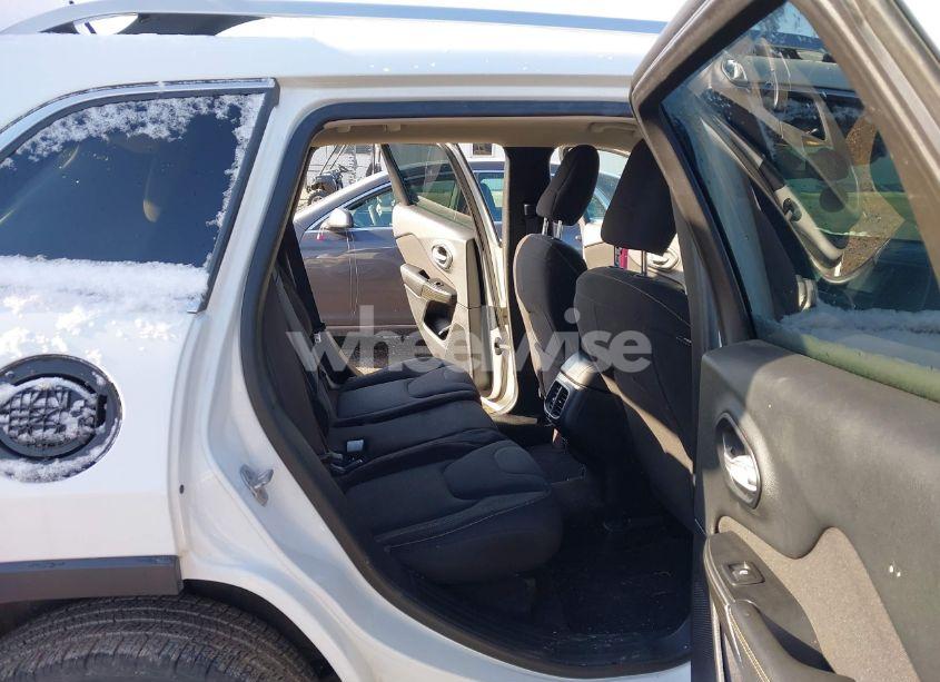 Photo 8 of 2016 Jeep Cherokee LATITUDE (VIN 1C4PJLCB7GW307005)