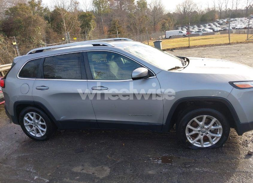 Photo 12 of 2017 Jeep Cherokee LATITUDE FWD (VIN 1C4PJLCB7HW527486)