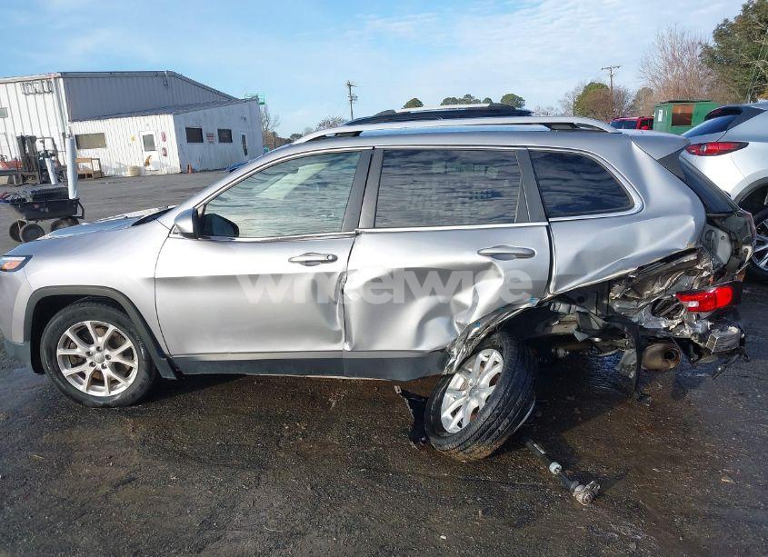 Photo 13 of 2017 Jeep Cherokee LATITUDE FWD (VIN 1C4PJLCB7HW527486)