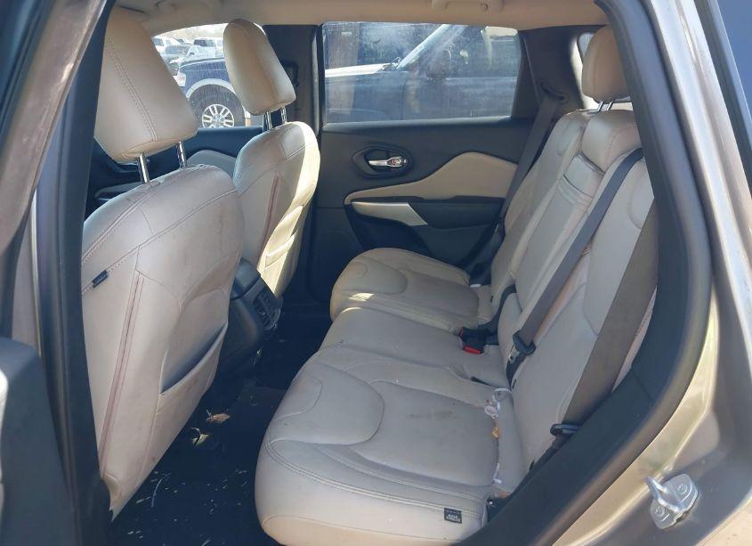 Photo 18 of 2017 Jeep Cherokee LATITUDE FWD (VIN 1C4PJLCB7HW580950)