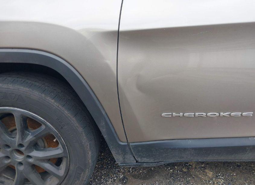 Photo 19 of 2017 Jeep Cherokee LATITUDE FWD (VIN 1C4PJLCB7HW580950)