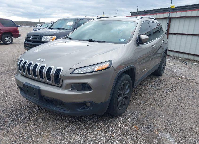 Photo 2 of 2017 Jeep Cherokee LATITUDE FWD (VIN 1C4PJLCB7HW580950)