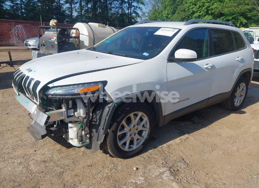 Photo 2 of 2017 Jeep Cherokee LATITUDE FWD (VIN 1C4PJLCB7HW640550)