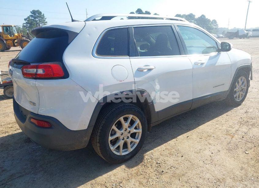 Photo 4 of 2017 Jeep Cherokee LATITUDE FWD (VIN 1C4PJLCB7HW640550)