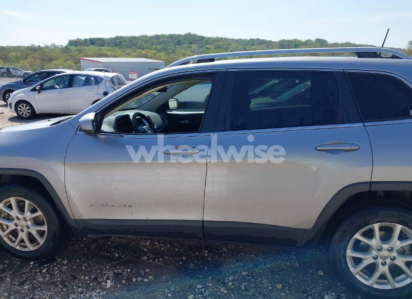 Photo 14 of 2017 Jeep Cherokee LATITUDE FWD (VIN 1C4PJLCB7HW661141)
