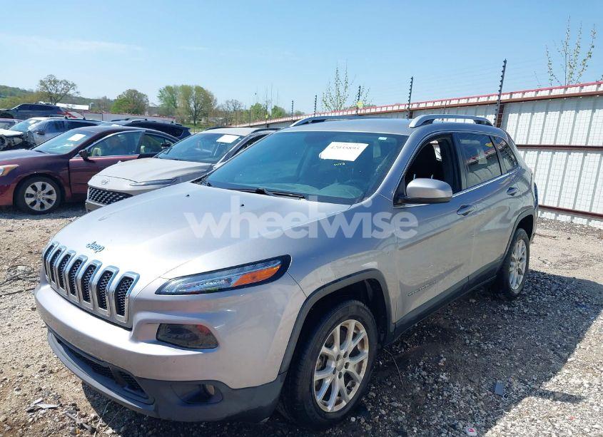 Photo 2 of 2017 Jeep Cherokee LATITUDE FWD (VIN 1C4PJLCB7HW661141)