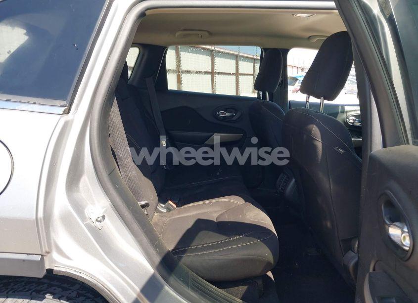 Photo 8 of 2017 Jeep Cherokee LATITUDE FWD (VIN 1C4PJLCB7HW661141)