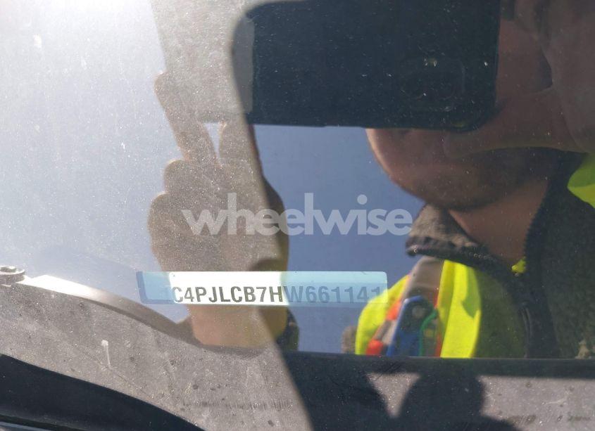 Photo 9 of 2017 Jeep Cherokee LATITUDE FWD (VIN 1C4PJLCB7HW661141)