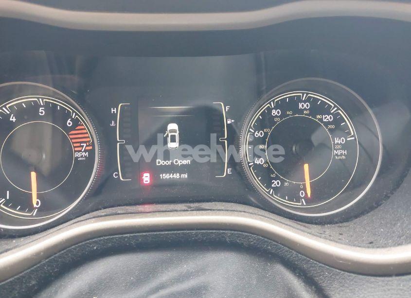 Photo 16 of 2018 Jeep Cherokee LATITUDE FWD (VIN 1C4PJLCB7JD540210)