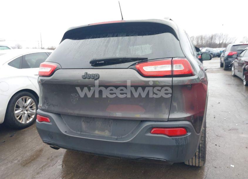Photo 17 of 2018 Jeep Cherokee LATITUDE FWD (VIN 1C4PJLCB7JD540210)