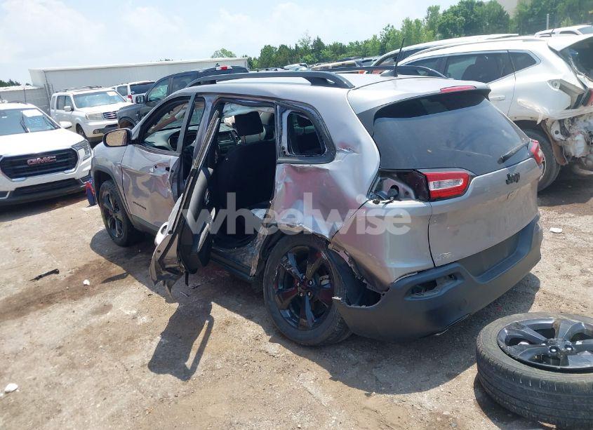 Photo 3 of 2018 Jeep Cherokee LATITUDE FWD (VIN 1C4PJLCB7JD542457)