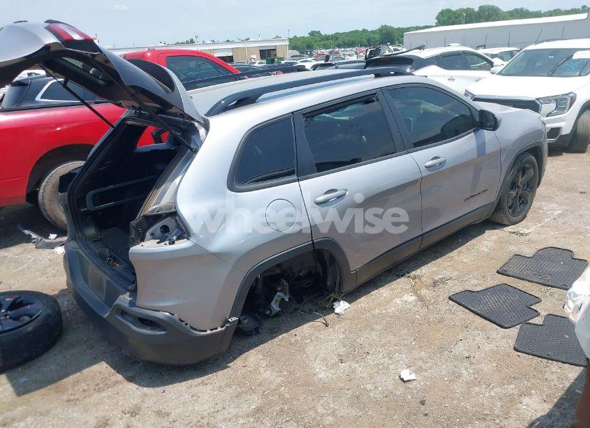 Photo 4 of 2018 Jeep Cherokee LATITUDE FWD (VIN 1C4PJLCB7JD542457)