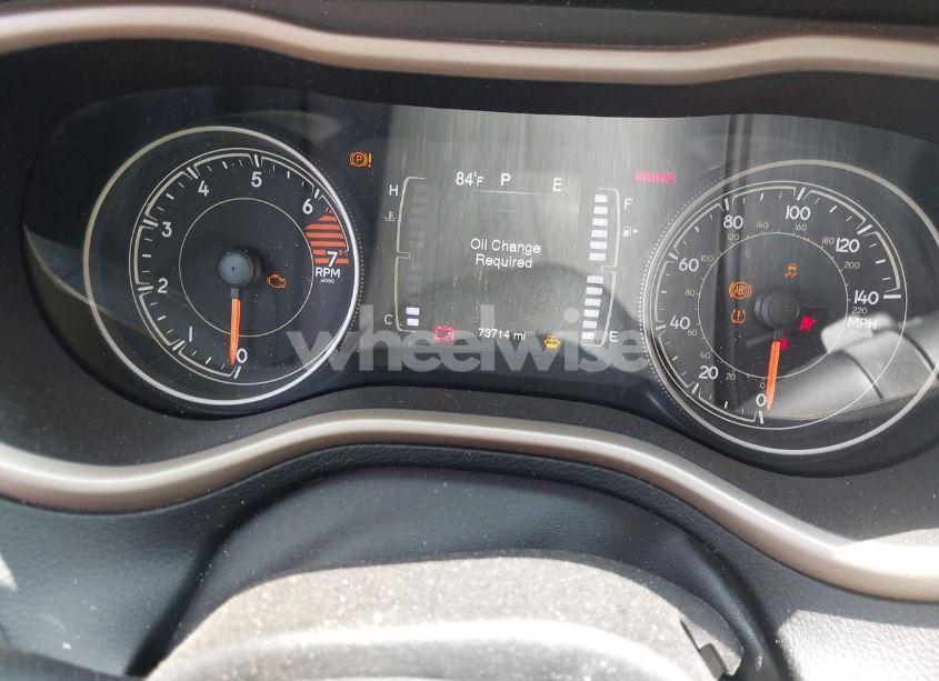 Photo 7 of 2018 Jeep Cherokee LATITUDE FWD (VIN 1C4PJLCB7JD542457)