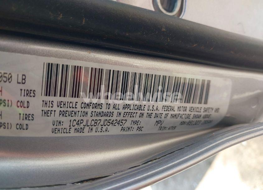 Photo 9 of 2018 Jeep Cherokee LATITUDE FWD (VIN 1C4PJLCB7JD542457)