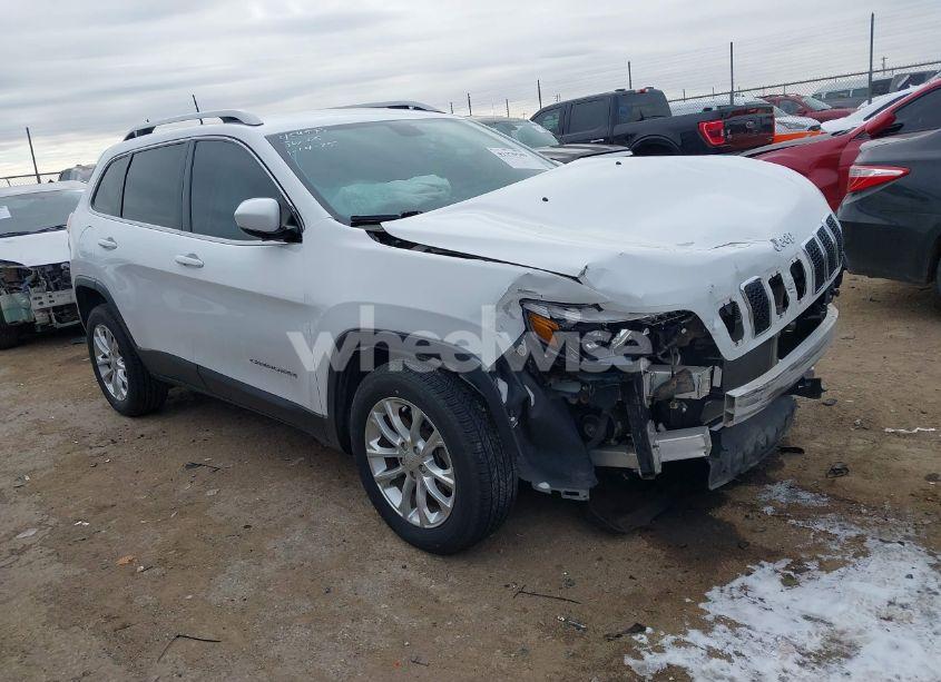 2019 Jeep Cherokee LATITUDE FWD (VIN 1C4PJLCB7KD131481) main photo