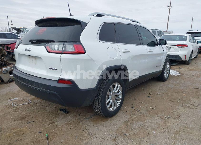 Photo 4 of 2019 Jeep Cherokee LATITUDE FWD (VIN 1C4PJLCB7KD131481)
