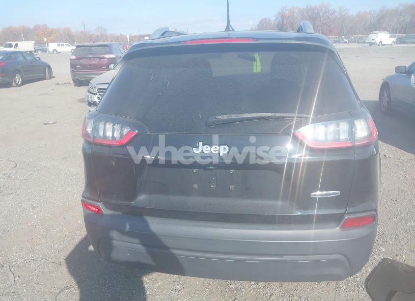 Photo 16 of 2019 Jeep Cherokee LATITUDE FWD (VIN 1C4PJLCB7KD242192)