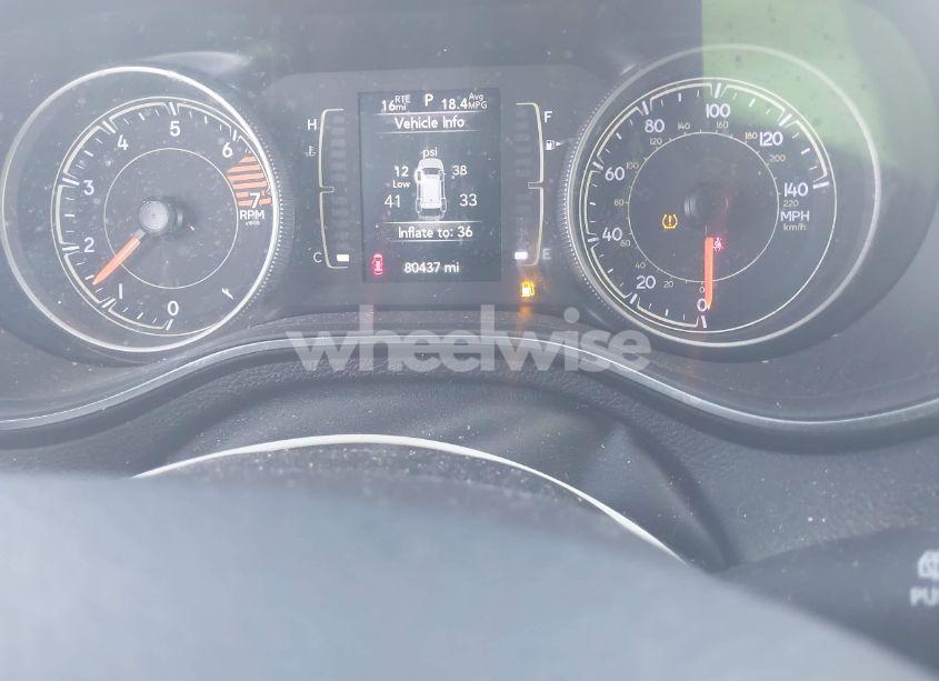Photo 7 of 2019 Jeep Cherokee LATITUDE FWD (VIN 1C4PJLCB7KD242192)