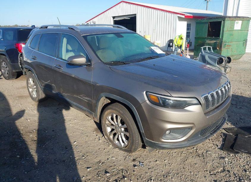 2019 Jeep Cherokee LATITUDE FWD (VIN 1C4PJLCB7KD248557) main photo