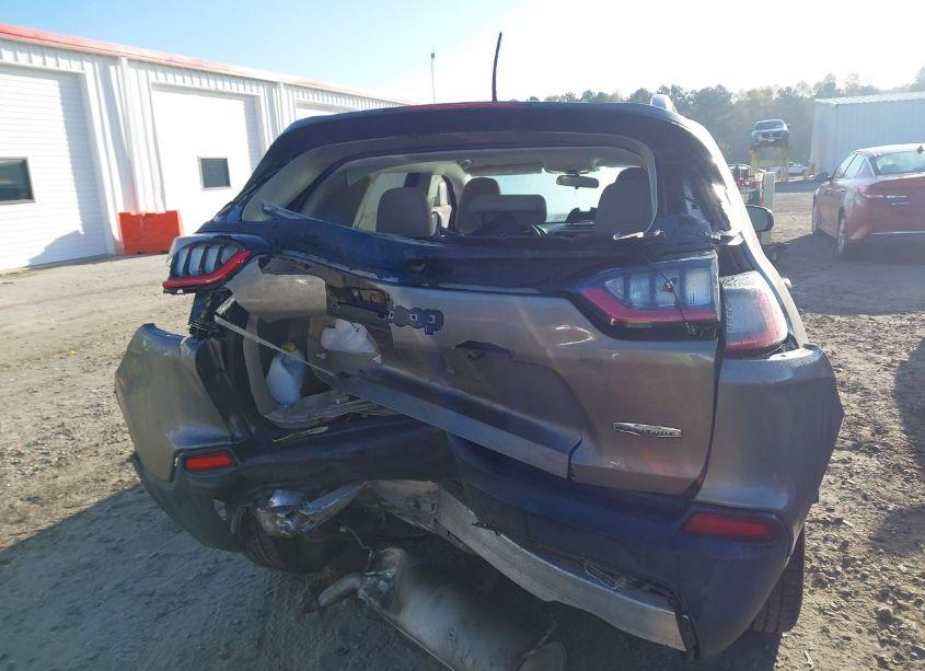 Photo 16 of 2019 Jeep Cherokee LATITUDE FWD (VIN 1C4PJLCB7KD248557)