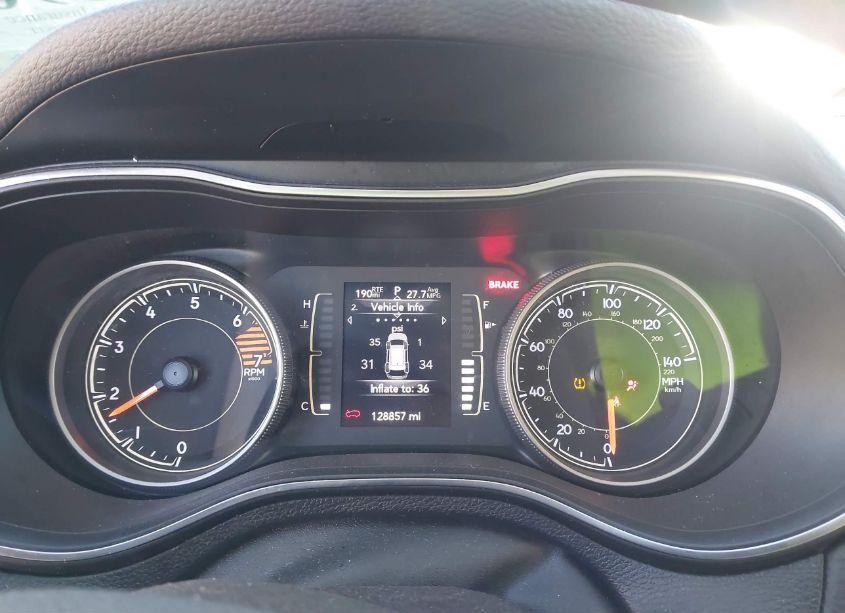 Photo 7 of 2019 Jeep Cherokee LATITUDE FWD (VIN 1C4PJLCB7KD248557)