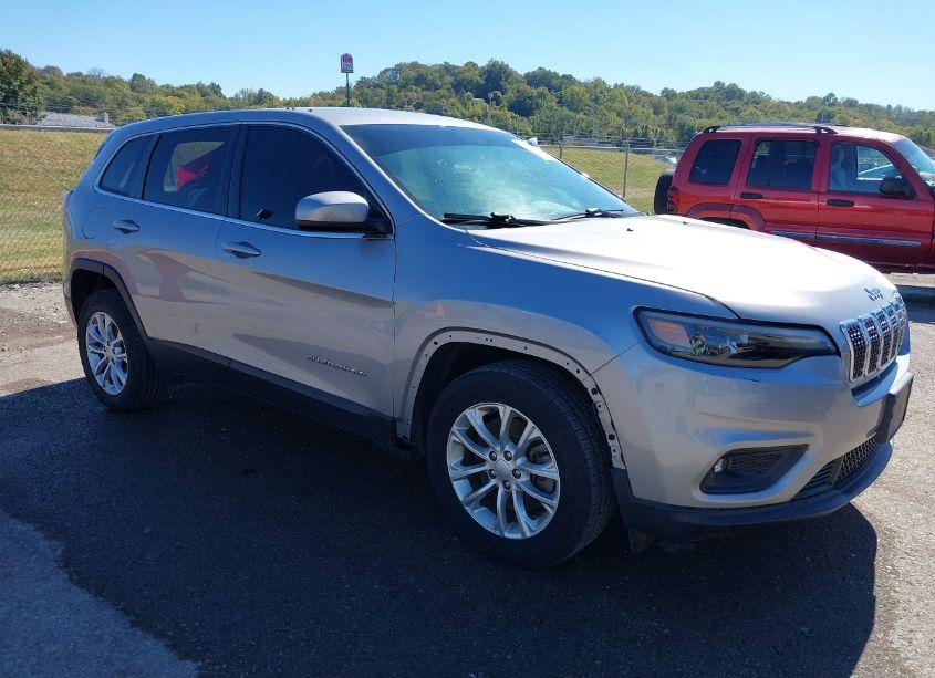 2019 Jeep Cherokee LATITUDE FWD (VIN 1C4PJLCB7KD269425) main photo