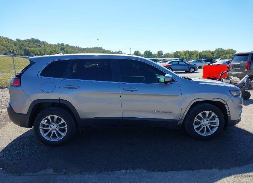 Photo 14 of 2019 Jeep Cherokee LATITUDE FWD (VIN 1C4PJLCB7KD269425)