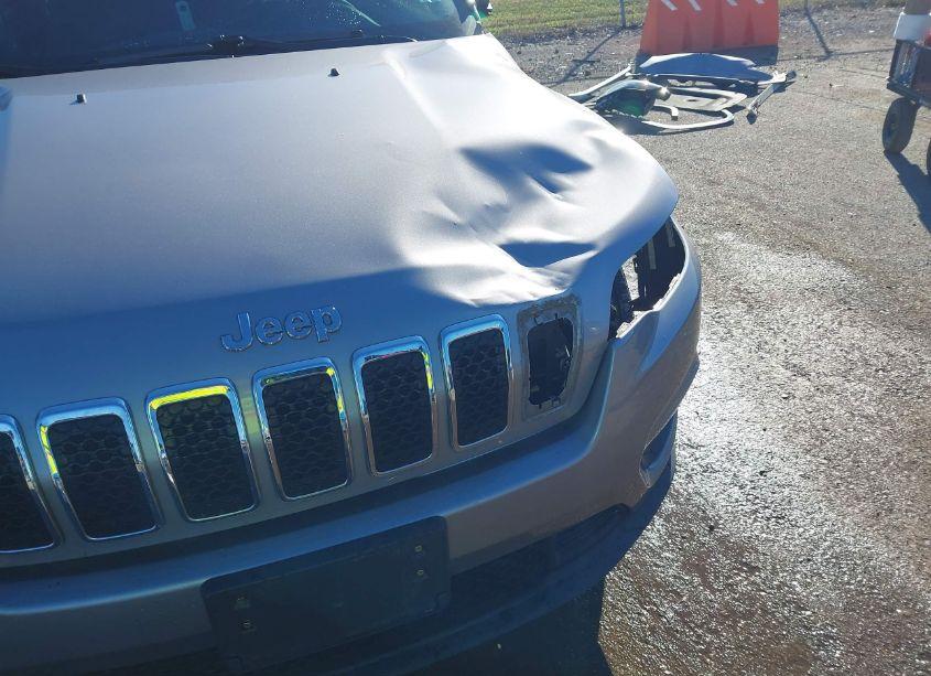 Photo 19 of 2019 Jeep Cherokee LATITUDE FWD (VIN 1C4PJLCB7KD269425)