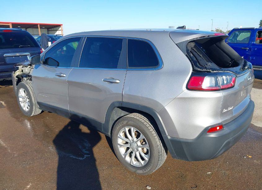 Photo 3 of 2019 Jeep Cherokee LATITUDE FWD (VIN 1C4PJLCB7KD269425)