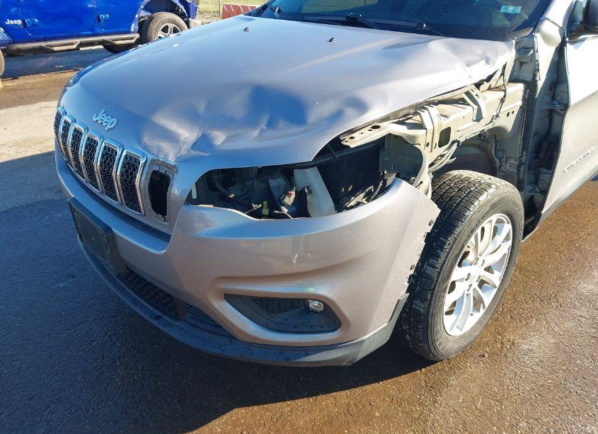 Photo 6 of 2019 Jeep Cherokee LATITUDE FWD (VIN 1C4PJLCB7KD269425)