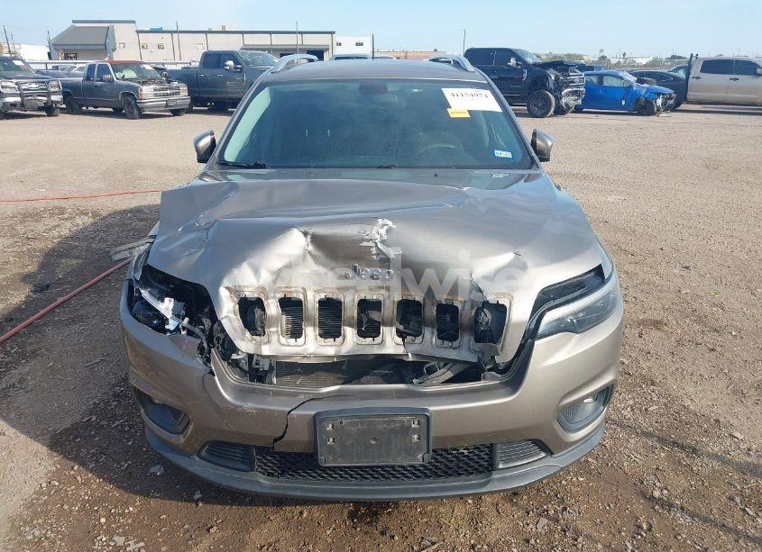 Photo 12 of 2019 Jeep Cherokee LATITUDE FWD (VIN 1C4PJLCB7KD325752)