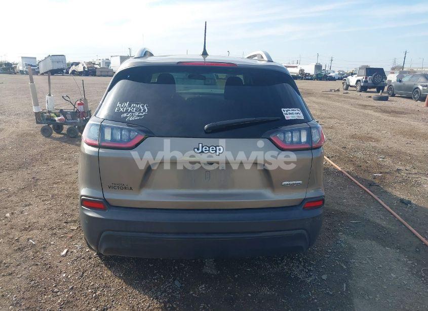 Photo 16 of 2019 Jeep Cherokee LATITUDE FWD (VIN 1C4PJLCB7KD325752)